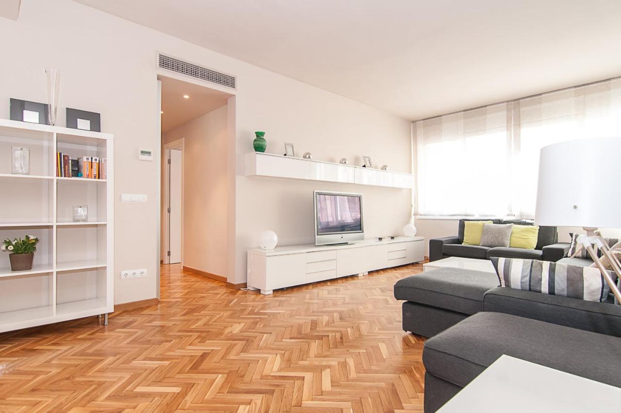 Weflating Diagonal Apartment Barcelona Bagian luar foto