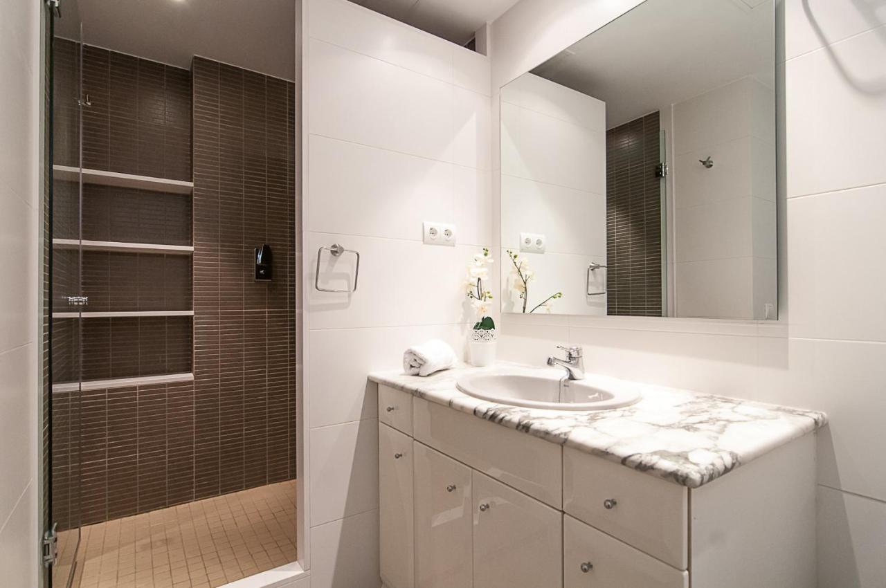 Weflating Diagonal Apartment Barcelona Bagian luar foto